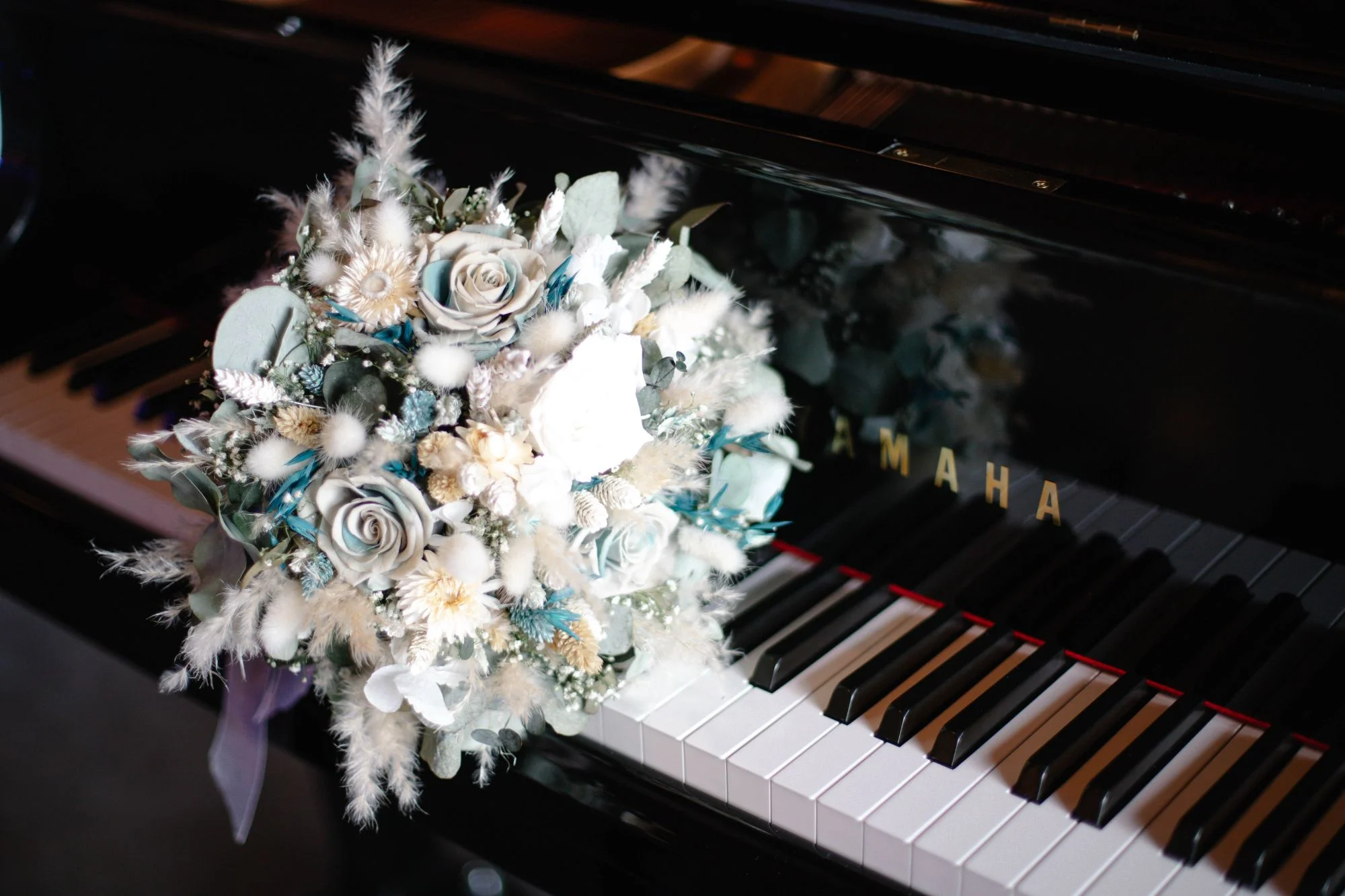 Bouquet sur le piano